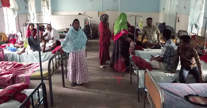 জেনারেটর নেই, আরোগ্যের আশায় ঘামতে হয় রোগীদের