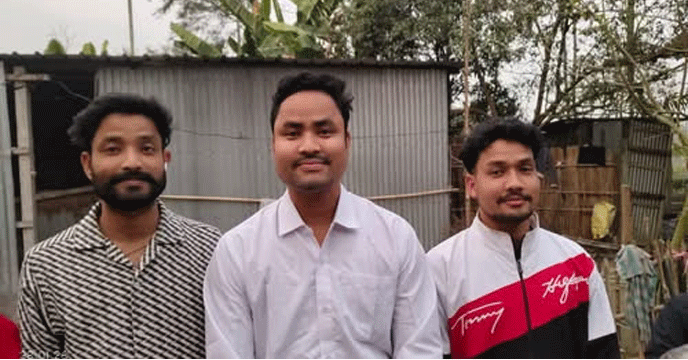 দারিদ্র্য জয় করে সিভিল সার্ভিসে মেখলিগঞ্জের নীলকমল,