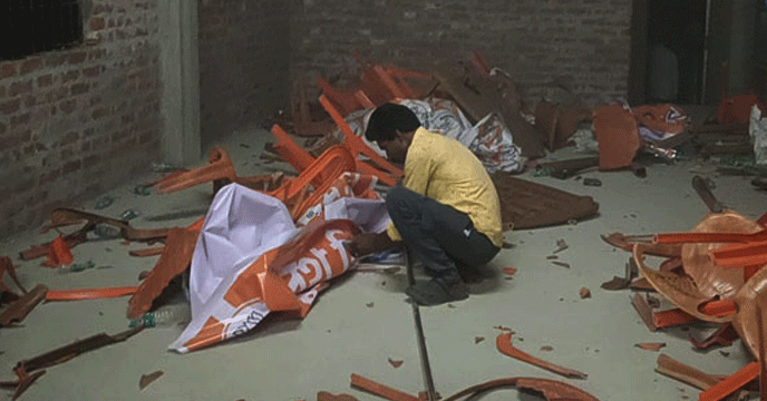 মালে কার্যত রণক্ষেত্র বিজেপির কার্যালয়! ভাঙচুর ও অগ্নিসংযোগ